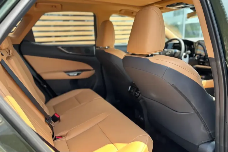 Lexus NX 350h din 2026 cu 10 km - oferta LEX201449 - foto 12