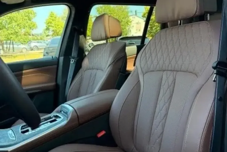 BMW X7 (Seria X) din 2025 cu 15.900 km - oferta BMW201463 - foto 8