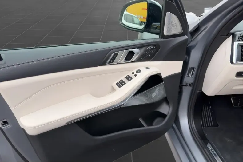 BMW X7 (Seria X) din 2025 cu 16.113 km - oferta BMW201464 - foto 9