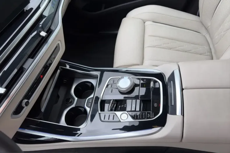 BMW X7 (Seria X) din 2025 cu 16.113 km - oferta BMW201464 - foto 23