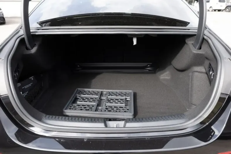 Mercedes-Benz E 200 (Clasa E) din 2024 cu 11.526 km - oferta MER201473 - foto 7