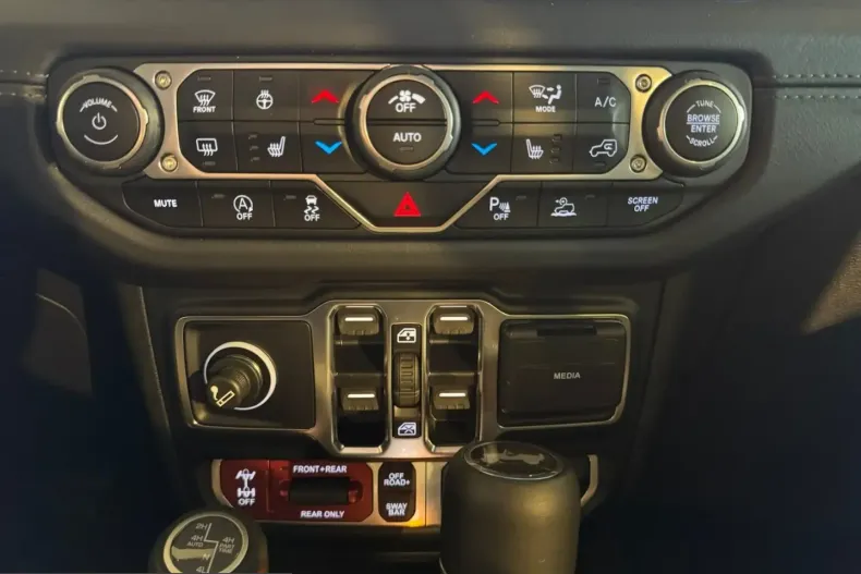 Jeep Wrangler din 2025 cu 4.581 km - oferta JEE201481 - foto 17