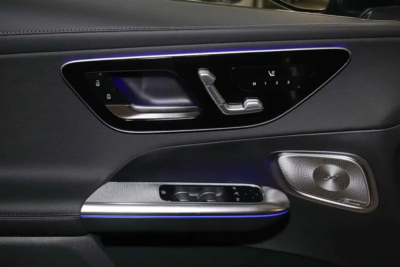 Mercedes-Benz GLC 450 (Clasa GLC) din 2026 cu 8.500 km - oferta MER201488 - foto 12