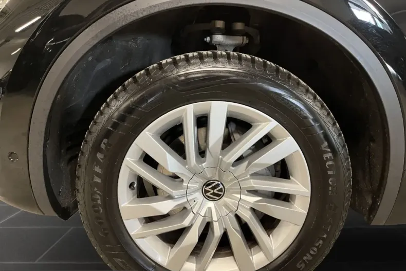 Volkswagen Touareg din 2025 cu 12.721 km - oferta VOL201490 - foto 3