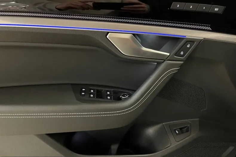 Volkswagen Touareg din 2025 cu 12.721 km - oferta VOL201490 - foto 8