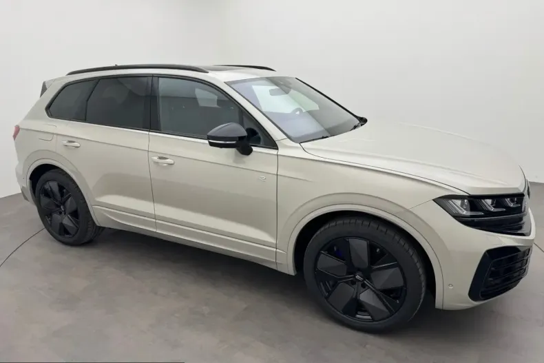 Volkswagen Touareg din 2025 cu 4.900 km - oferta VOL201494 - foto 1