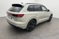 Volkswagen Touareg din 2025 cu 4.900 km - oferta VOL201494 - foto 4