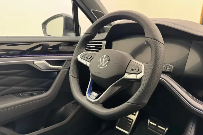 Volkswagen Touareg din 2025 cu 4.900 km - oferta VOL201494 - foto 7