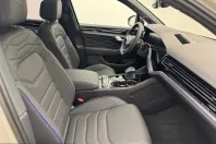 Volkswagen Touareg din 2025 cu 4.900 km - oferta VOL201494 - foto 12