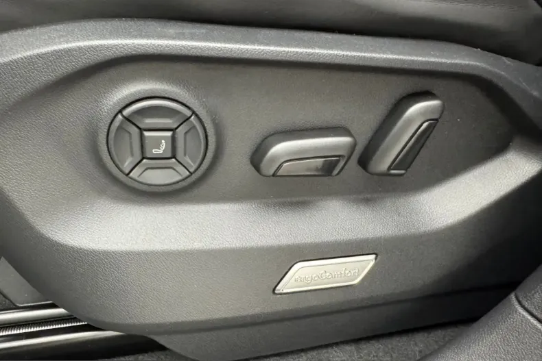 Volkswagen Touareg din 2025 cu 4.900 km - oferta VOL201494 - foto 14