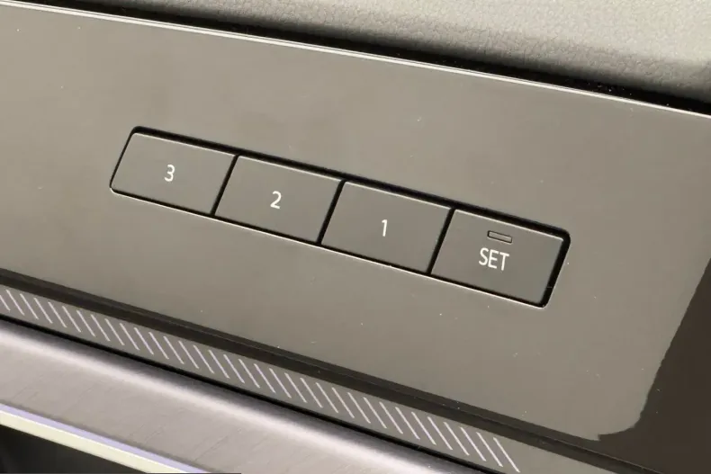 Volkswagen Touareg din 2025 cu 4.900 km - oferta VOL201494 - foto 15