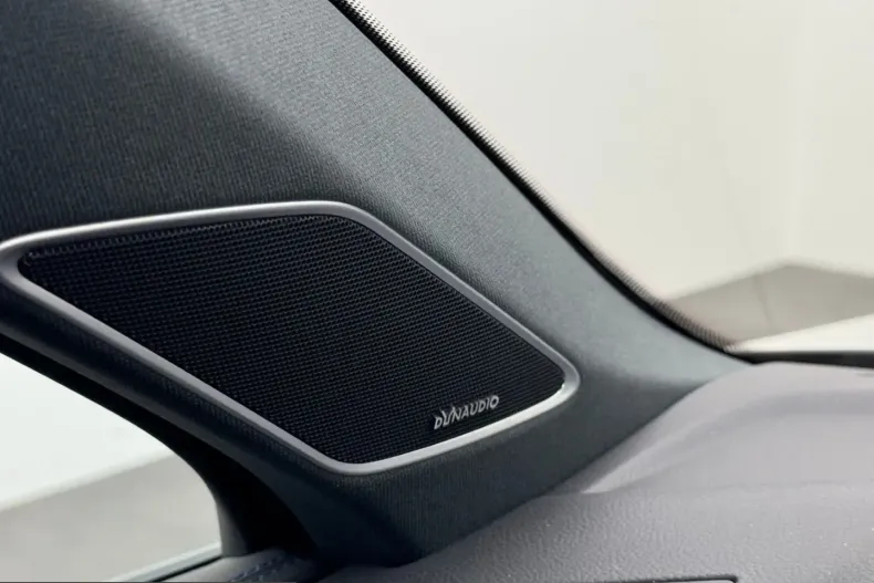 Volkswagen Touareg din 2025 cu 4.900 km - oferta VOL201494 - foto 16