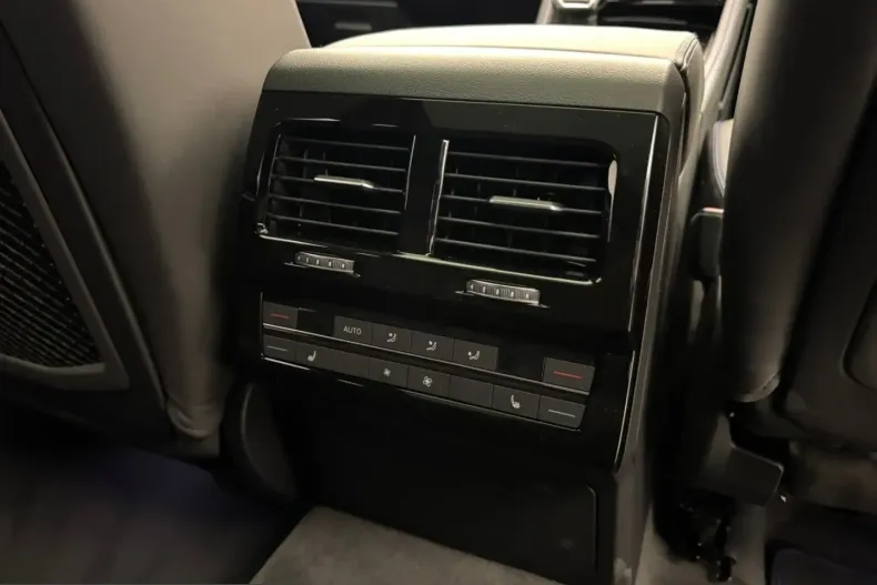 Volkswagen Touareg din 2025 cu 4.900 km - oferta VOL201494 - foto 18