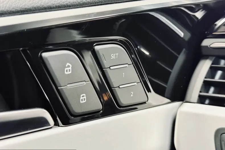 Audi A4 din 2023 cu 3.484 km - oferta AUD201495 - foto 32