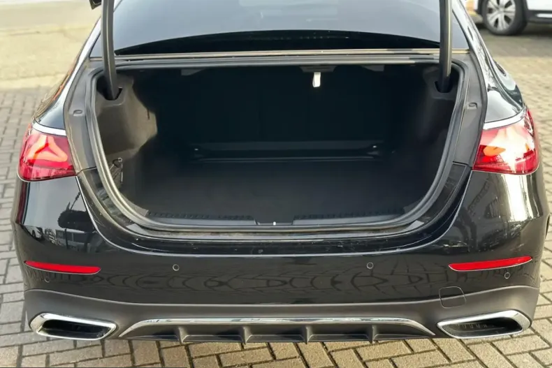 Mercedes-Benz E 450 (Clasa E) din 2025 cu 14.944 km - oferta MER201509 - foto 1