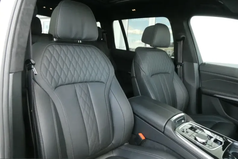 BMW X7 (Seria X) din 2024 cu 26.328 km - oferta BMW201515 - foto 10