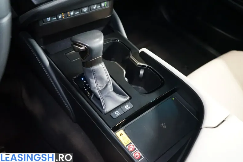 Lexus ES 300 din 2024 cu 33.682 km - oferta LEX201520 - foto 20