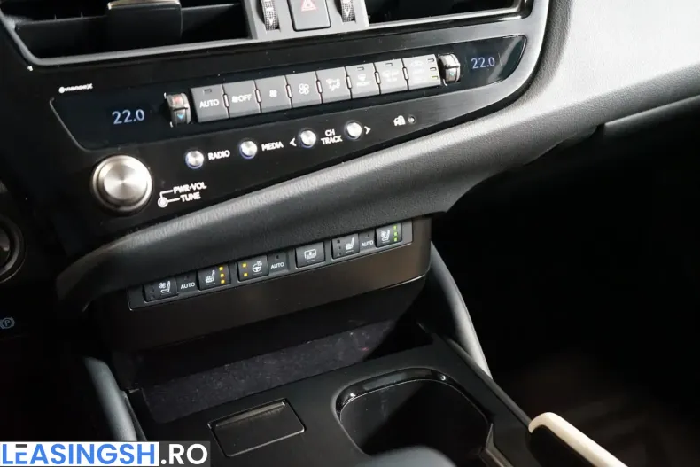Lexus ES 300 din 2024 cu 33.682 km - oferta LEX201520 - foto 21