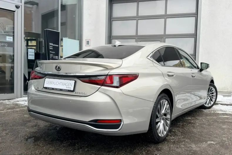 Lexus ES 300 din 2023 cu 36.909 km - oferta LEX201521 - foto 2