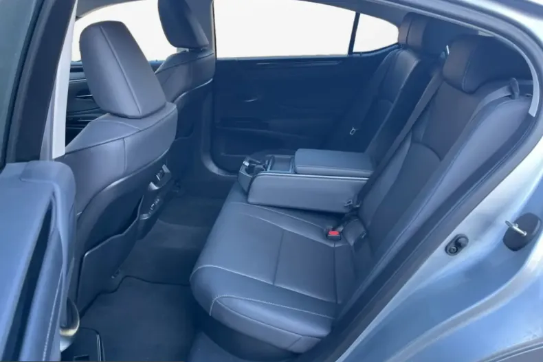 Lexus ES 300 din 2023 cu 60.000 km - oferta LEX201522 - foto 12