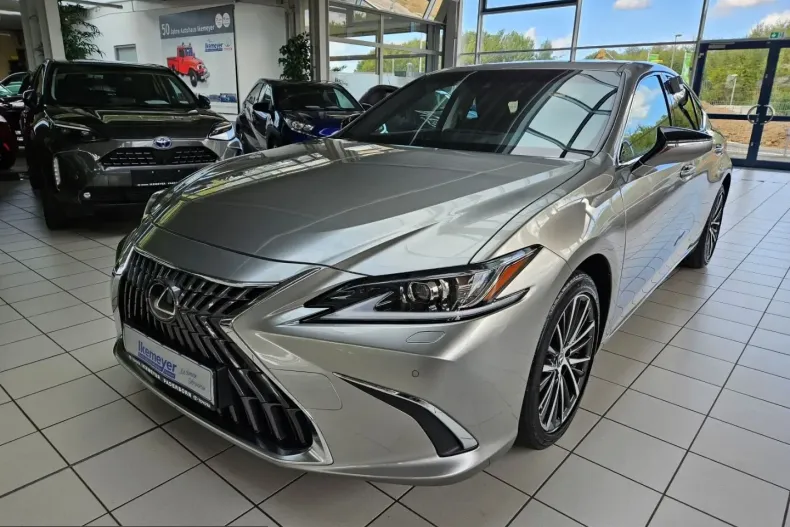 Lexus ES 300 din 2024 cu 10.880 km - oferta LEX201524 - foto 3