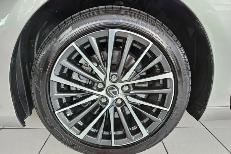 Lexus ES 300 din 2024 cu 10.880 km - oferta LEX201524 - foto 4