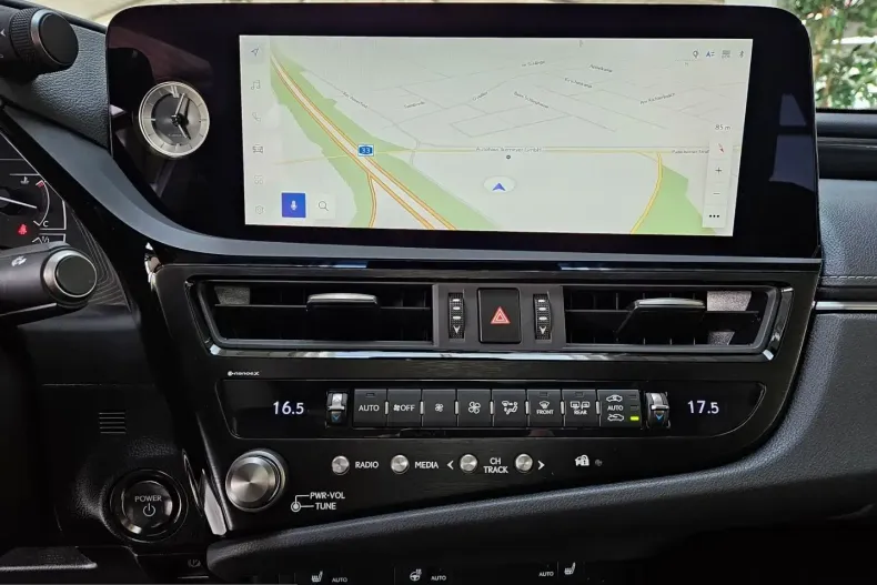 Lexus ES 300 din 2024 cu 10.880 km - oferta LEX201524 - foto 11