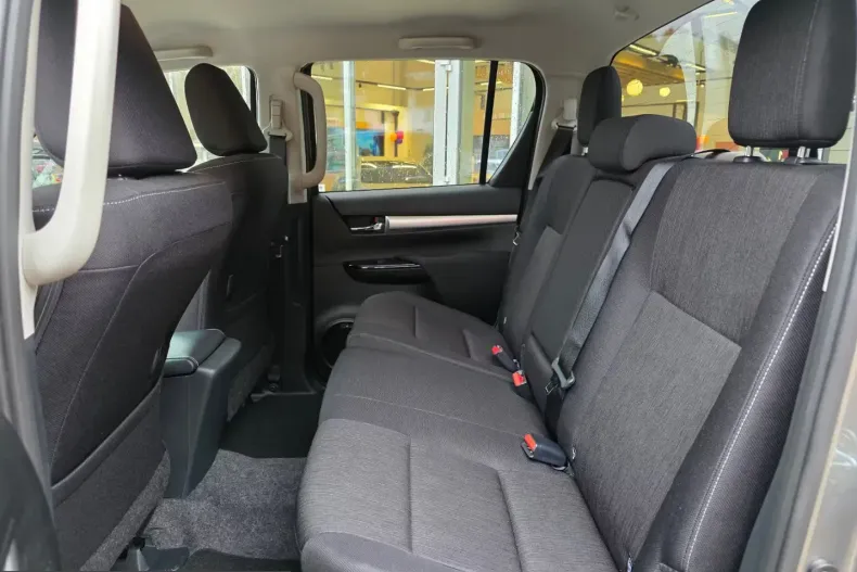 Toyota Hilux din 2026 cu 15 km - oferta TOY201533 - foto 3