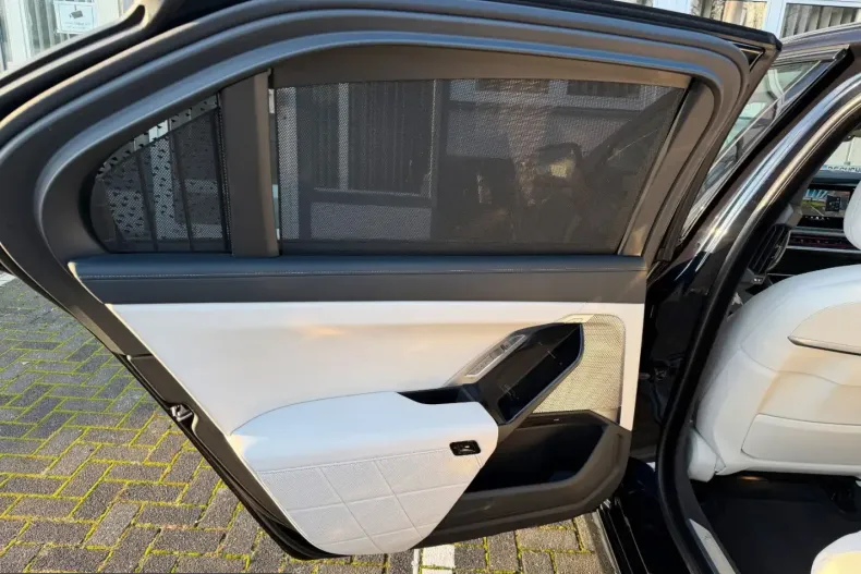 BMW 740 (Seria 7) din 2024 cu 15.856 km - oferta BMW201538 - foto 19