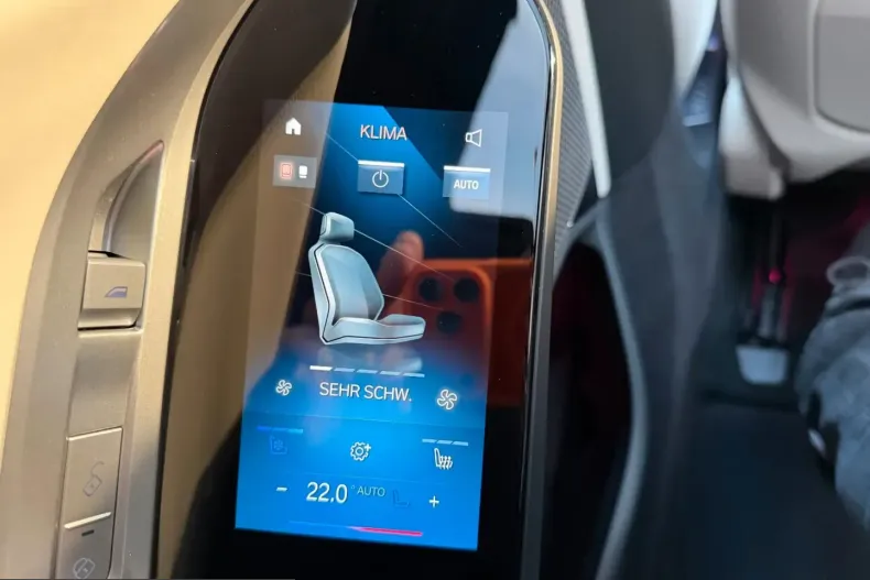 BMW 740 (Seria 7) din 2024 cu 15.856 km - oferta BMW201538 - foto 21