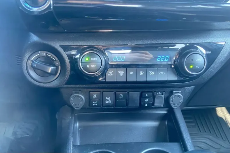 Toyota Hilux din 2022 cu 59.088 km - oferta TOY201539 - foto 22