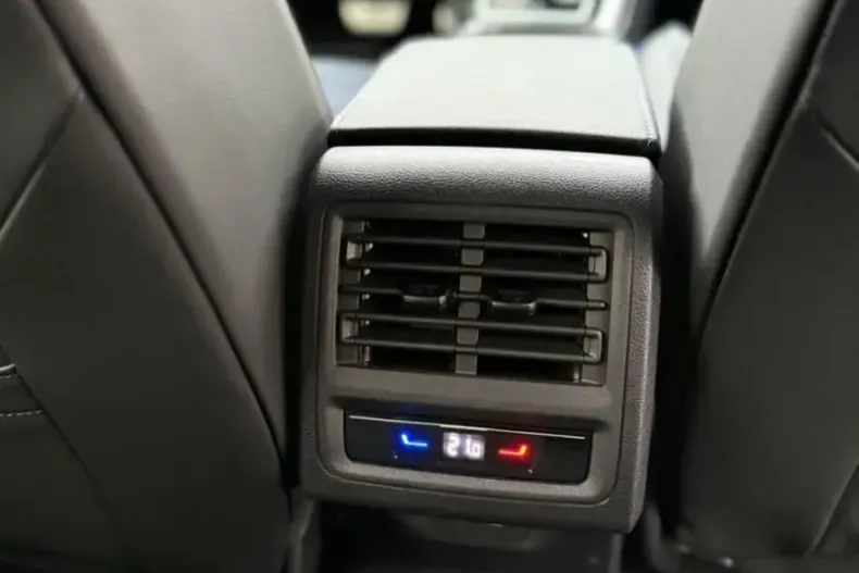 Volkswagen Golf din 2023 cu 15.000 km - oferta VOL201541 - foto 18