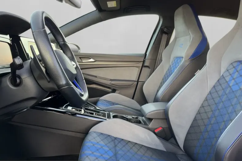 Volkswagen Golf din 2023 cu 43.100 km - oferta VOL201542 - foto 12