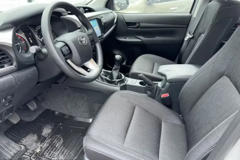 Toyota Hilux din 2026 cu 50 km - oferta TOY201543 - foto 13