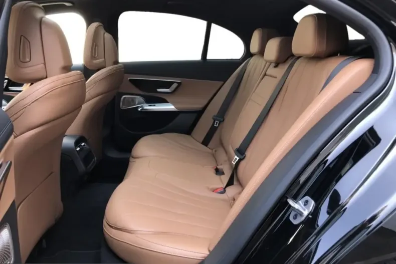 Mercedes-Benz E 200 (Clasa E) din 2025 cu 10.730 km - oferta MER201578 - foto 7