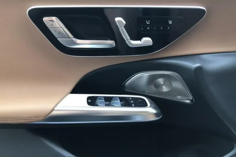 Mercedes-Benz E 200 (Clasa E) din 2025 cu 10.730 km - oferta MER201578 - foto 15