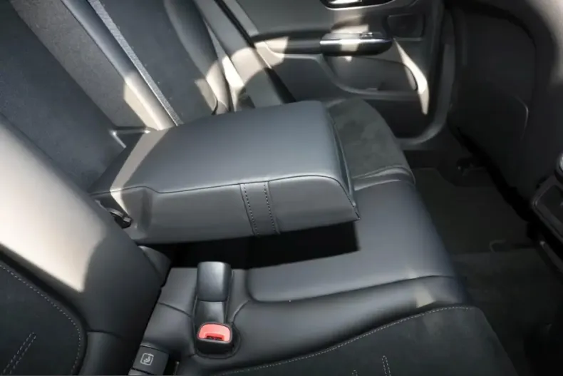 Mercedes-Benz GLC 300 (Clasa GLC) din 2026 cu 15.000 km - oferta MER201594 - foto 9