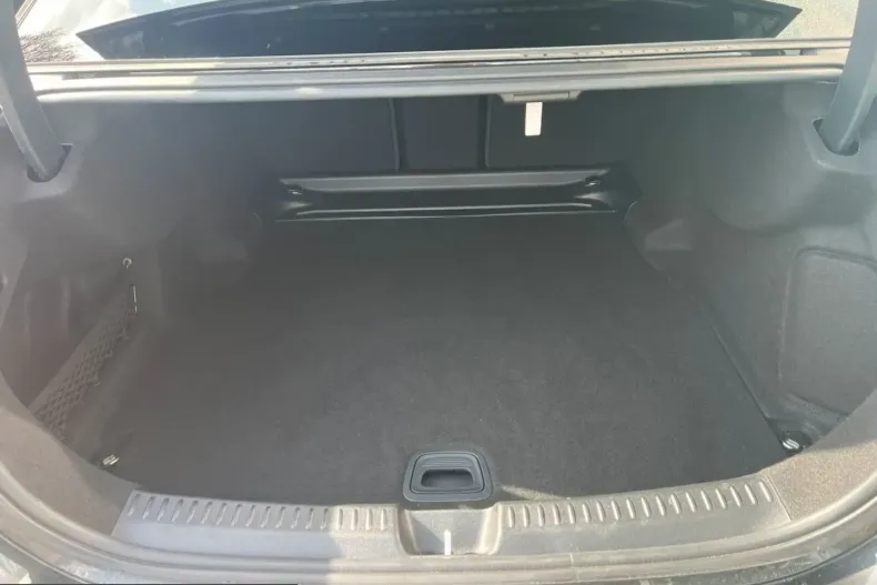 Mercedes-Benz E 450 (Clasa E) din 2025 cu 8.459 km - oferta MER201601 - foto 4