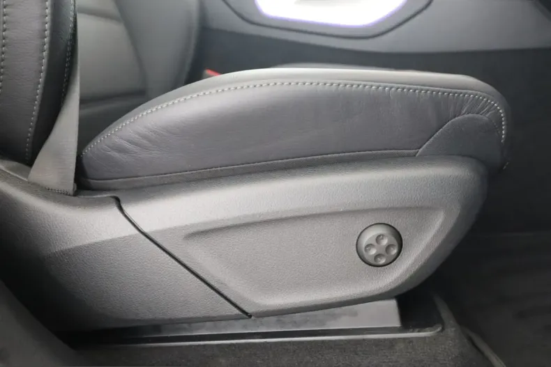 Mercedes-Benz GLE 400 (Clasa GLE) din 2025 cu 7.324 km - oferta MER201617 - foto 14