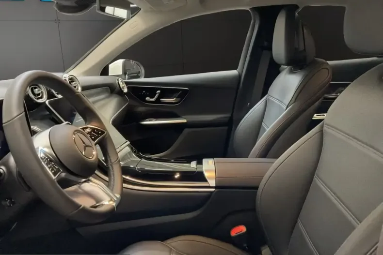 Mercedes-Benz GLC 300 (Clasa GLC) din 2025 cu 5.555 km - oferta MER201619 - foto 5