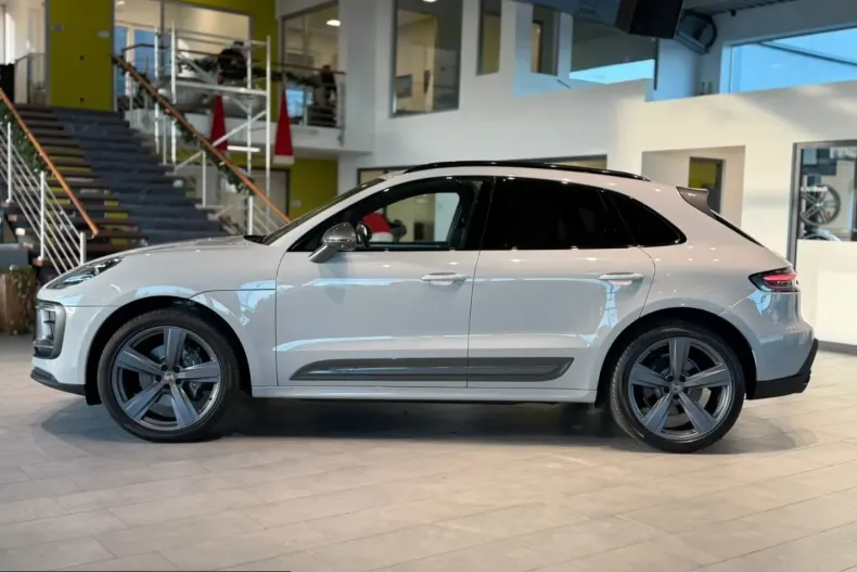 Porsche Macan din 2023 cu 77.821 km - oferta POR201659 - foto 3