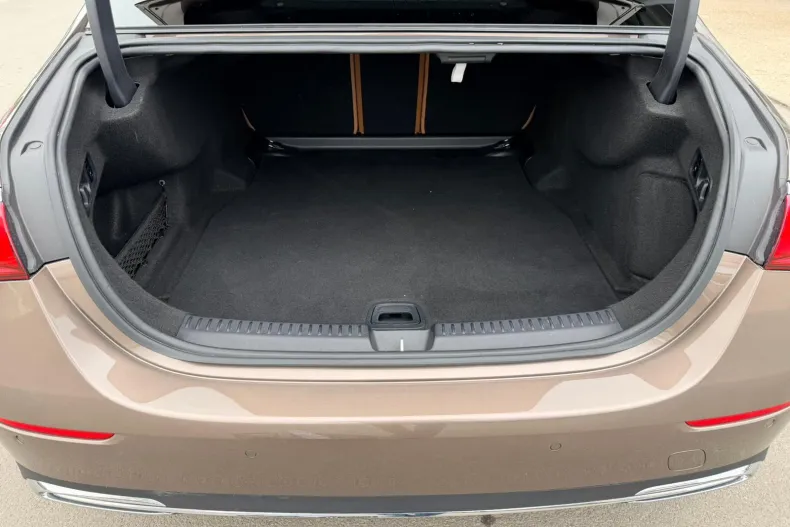 Mercedes-Benz E din 2024 cu 74.133 km - oferta MER201662 - foto 19