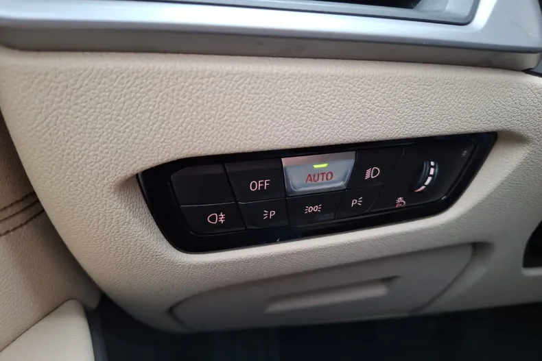 BMW 330e (Seria 3) din 2020 cu 76.181 km - oferta BMW201664 - foto 27