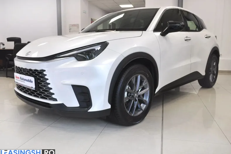 Lexus LBX din 2025 cu 10 km - oferta LEX201702 - foto 1