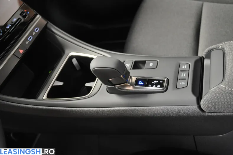 Lexus LBX din 2025 cu 10 km - oferta LEX201702 - foto 11