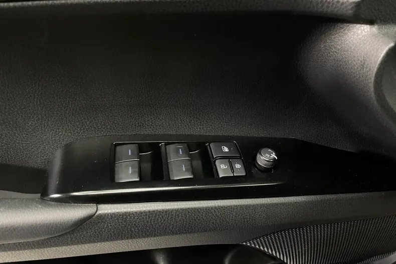 Toyota Camry din 2025 cu 13.096 km - oferta TOY201738 - foto 17