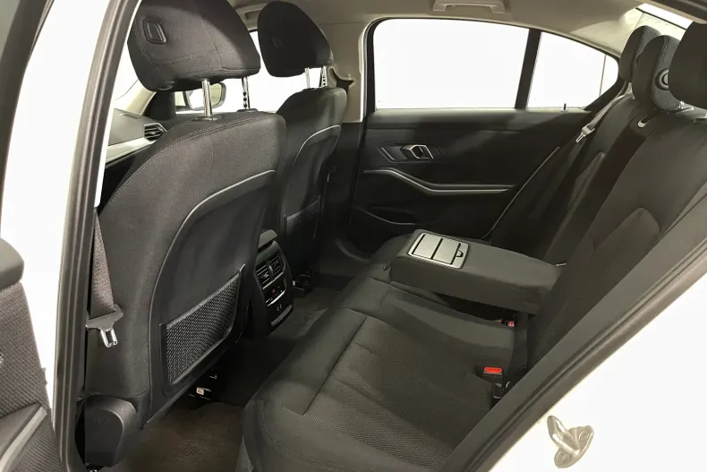 BMW 320i (Seria 3) din 2021 cu 54.098 km - oferta BMW201739 - foto 11