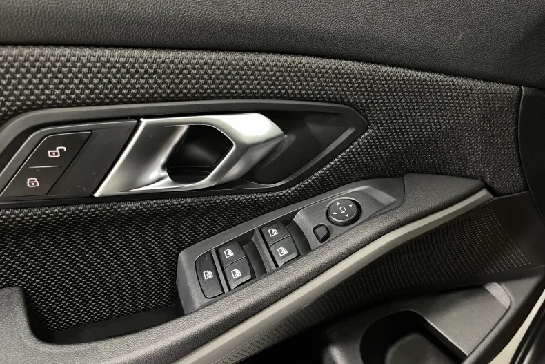 BMW 320i (Seria 3) din 2021 cu 54.098 km - oferta BMW201739 - foto 20