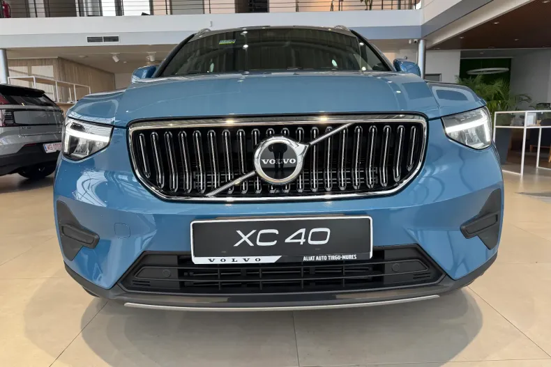Volvo XC40 din 2023 cu 28.000 km - oferta VOL201796 - foto 2
