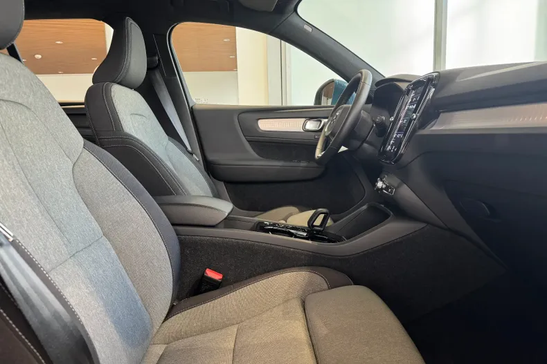 Volvo XC40 din 2023 cu 28.000 km - oferta VOL201796 - foto 9